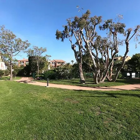 Presqu'ile De Giens - Hameau De La Pinede * Hyeres